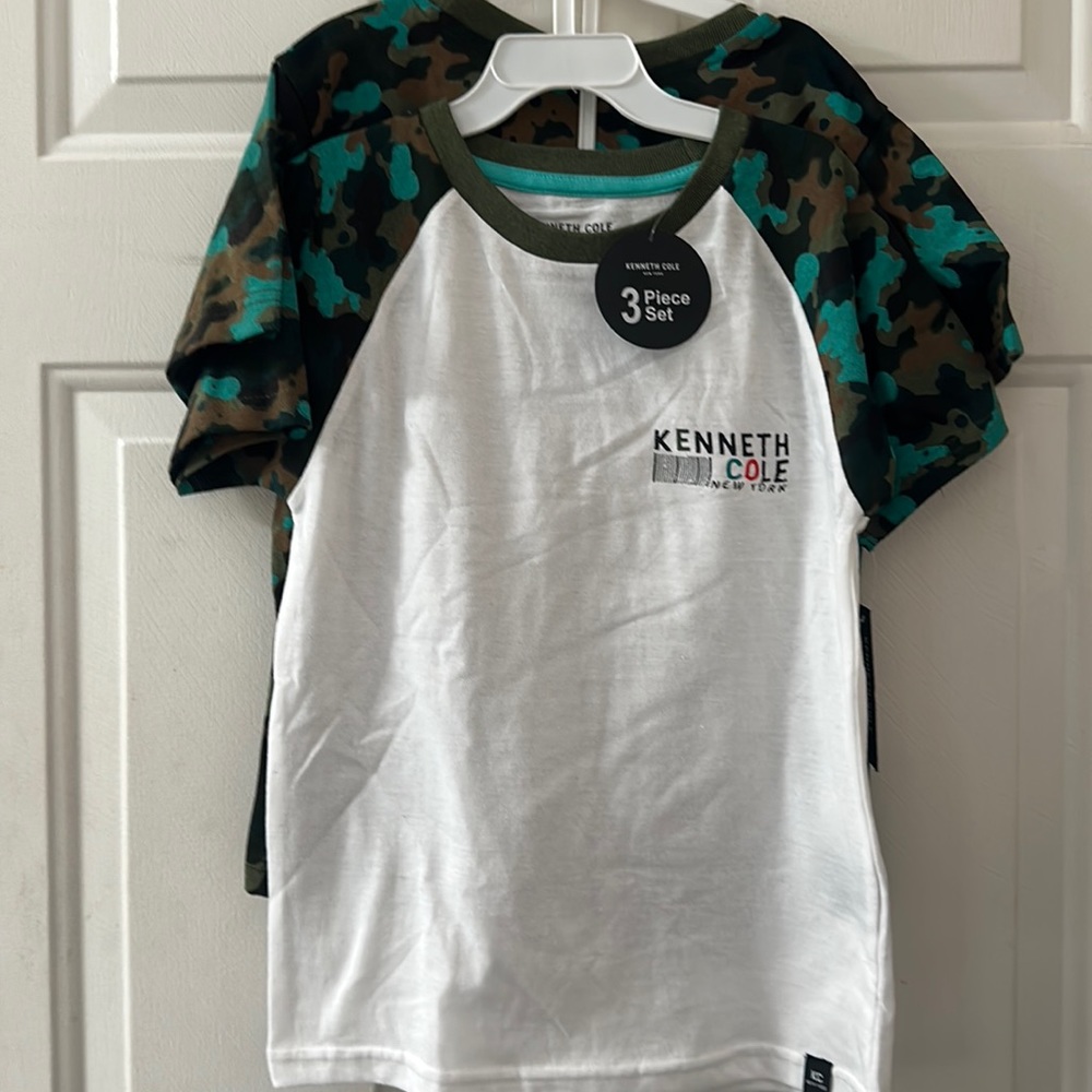 KENNETH COLE 3 PIECE SET: TEES/SHORTS: CAMO: NEW WITH TAGS: SIZE L (6)
